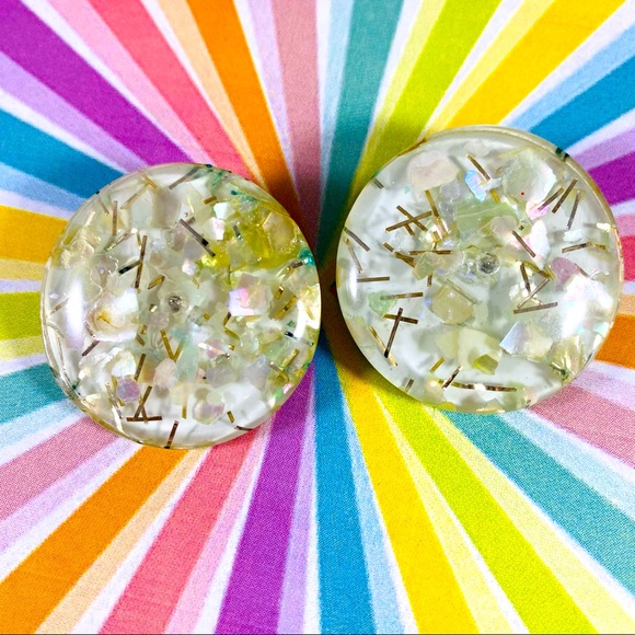 Vintage large lucite confetti button clip on earrings iridescent - Picture 1 of 6